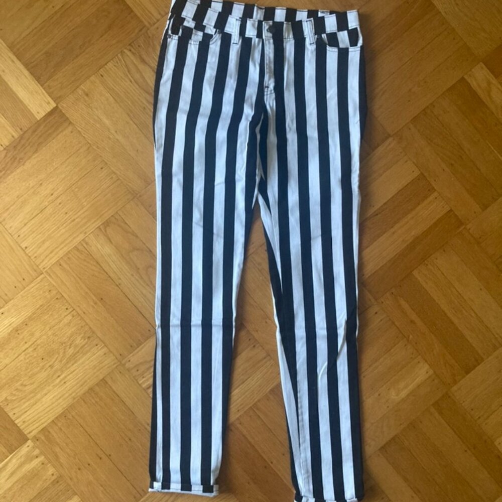 Black and White Vintage Striped Skinny Leg Pants